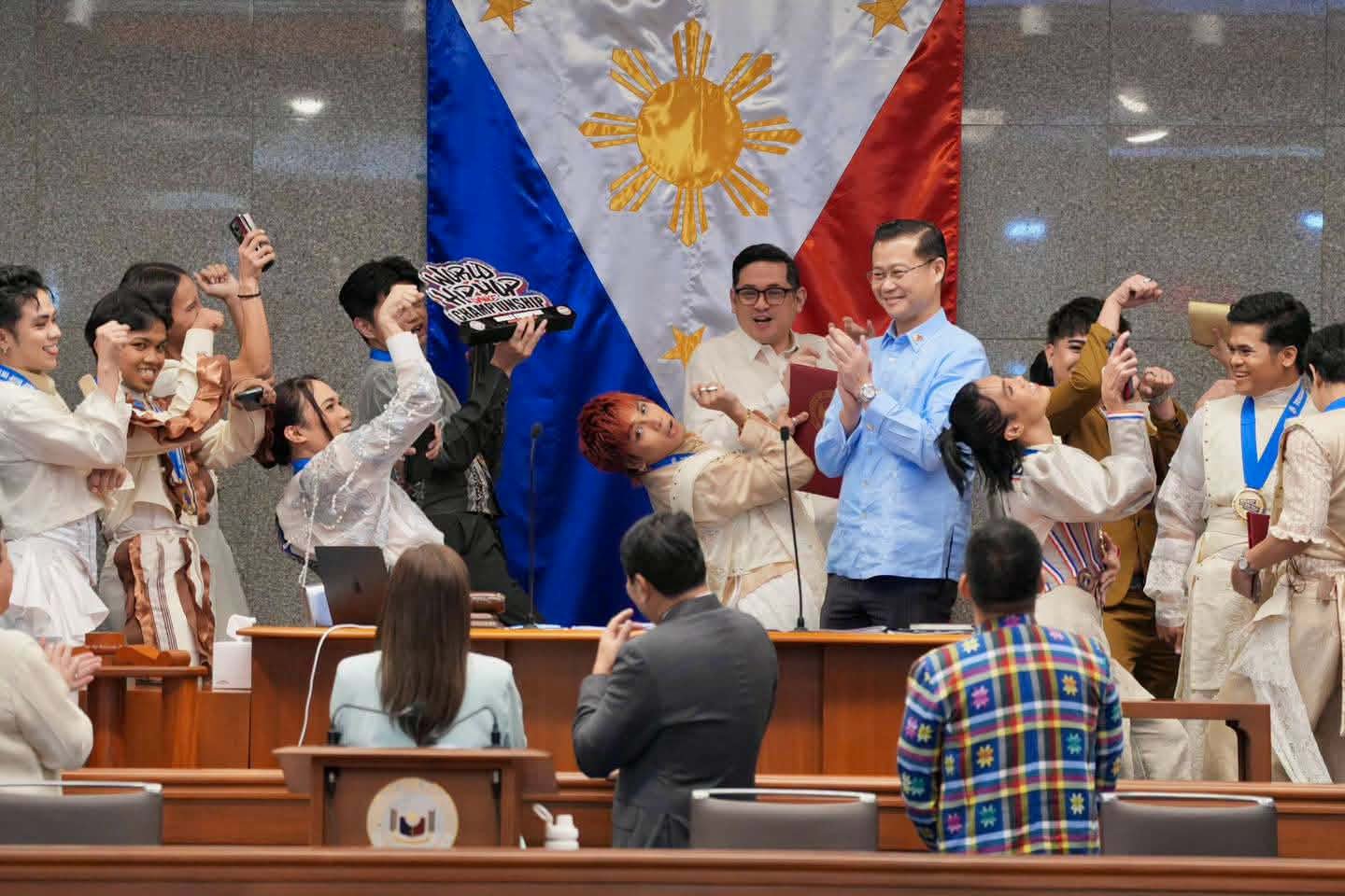 Senate Resolution No. 591: Aquino, kinilala ang limang Pinoy dance crews sa world competition Senate Resolution No. 591: Aquino, kinilala ang limang Pinoy dance crews sa world competition